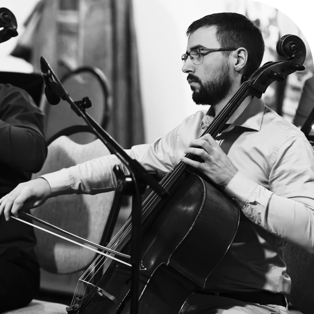Pavle Savic Cellist
